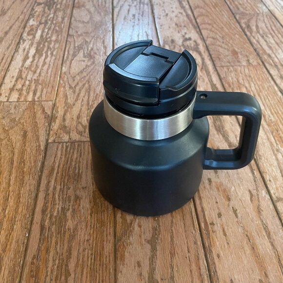Stanley Tough-To-Tip Admiral’s Travel Mug Black 20 oz. Insulated Stainless Steel - Picture 1 of 3